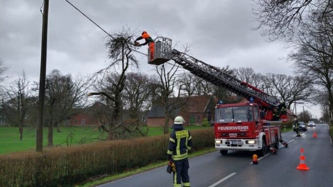 FW-Schermbeck: FW-Schermbeck: Sturmschaden