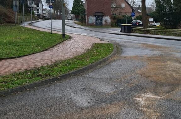 FW-Schermbeck: Ölspur