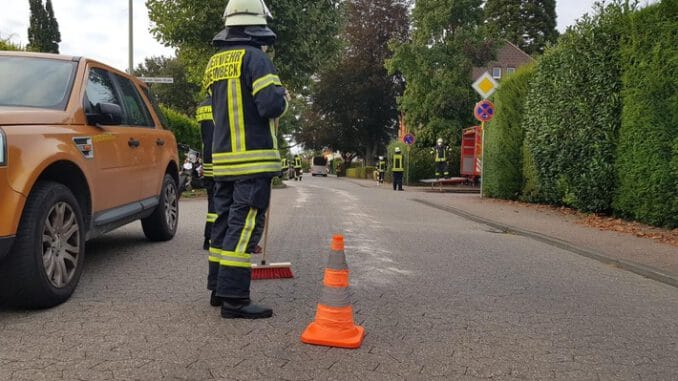 FW-Schermbeck: Ölspur auf dem Kapellenweg