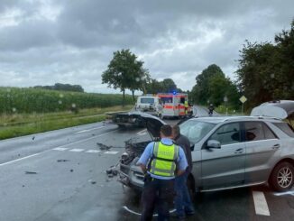 FW-Schermbeck: Verkehrsunfall mit zwei PKW