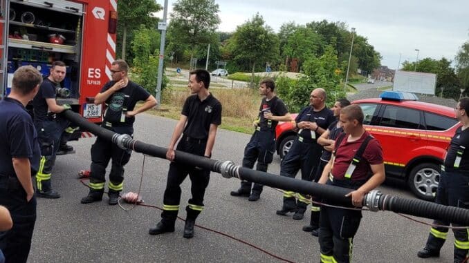 FW Selfkant: 20 Feuerwehrleute absolvierten die Feuerwehrgrundausbildung