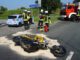 FW Sonsbeck: Auslaufende Betriebsmittel nach Verkehrsunfall zwischen PKW und Motorrad