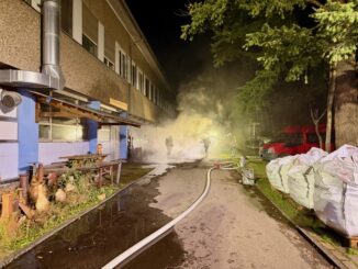 FW Stockach: Brand am Gebäude