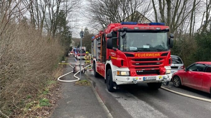 FW-Stolberg: Brand einer Gartenlaube