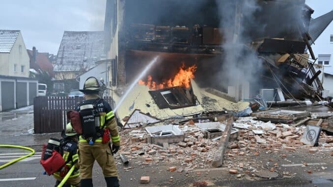 FW Stuttgart: Abschlussmeldung zur Explosion in einem Wohngebäude in Stuttgart-Vaihingen