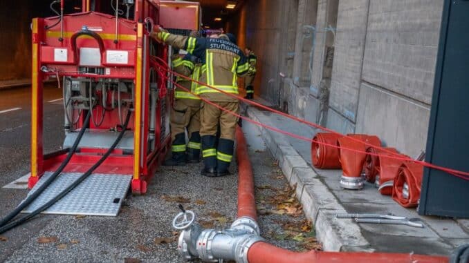 FW Stuttgart: Hilfeleistung am Charlottenplatz