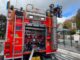 FW Stuttgart: Kellerbrand: Drei Personen über Drehleiter gerettet