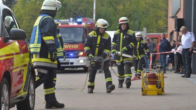 FW Stuttgart: Über 300 Einsatzkräfte erfolgreich mit dem Feuerwehr-Leistungsabzeichen ausgezeichnet