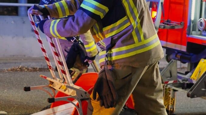 FW Stuttgart: Wohnungsbrand - S-Feuerbach