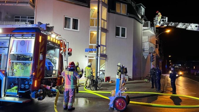 FW Tönisvorst: Gemeldeter Wohnungsbrand in Tönisvorst