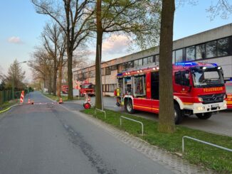 FW Tönisvorst: Großübung der Feuerwehr Tönisvorst