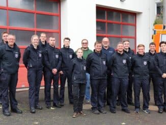 FW VG Asbach: 11 neue Feuerwehrleute starten in die Grundausbildung