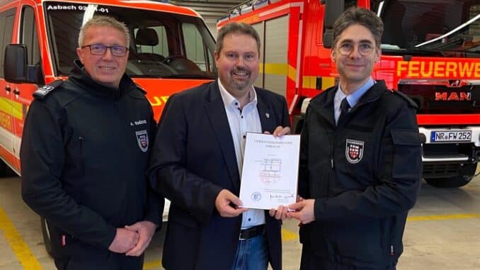 FW VG Asbach: Feuerwehrarzt in der Verbandsgemeinde Asbach ernannt