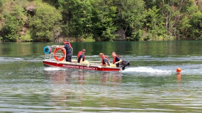 FW VG Asbach: Hochwasserschutz: 3 Boote in Dienst gestellt