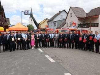 FW VG Asbach: Nach Corona-Pause: Wehren treffen sich zum Feuerwehrtag / Feuerwehrtag der VG Asbach mit zahlreichen Neuaufnahmen und Ehrungen