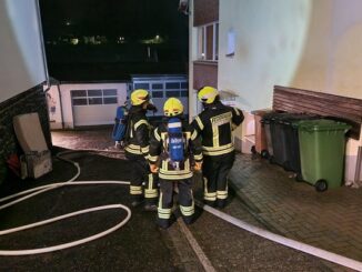 FW VG Westerburg: Feuer in Kellerraum - Elf Personen können Mehrfamilienhaus unverletzt verlassen