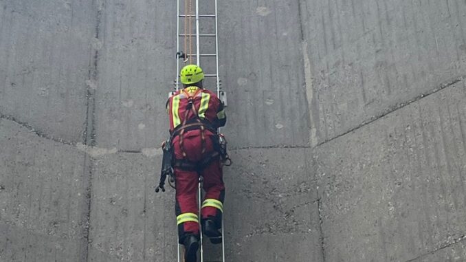 FW-Velbert: Feuerwehr übt auf Nevigeser Dom