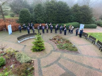 FW-Velbert: Musikzug der Feuerwehr Velbert spielt Weihnachtslieder an Senioreneinrichtungen