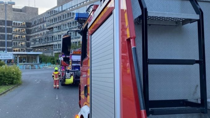 FW-Velbert: Paralleleinsätze der Feuerwehr Velbert am Mittwochabend