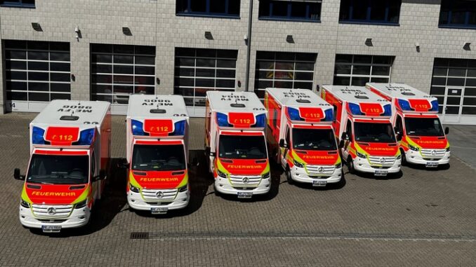 FW-Velbert: Sechs neue Rettungswagen für die Feuerwehr Velbert