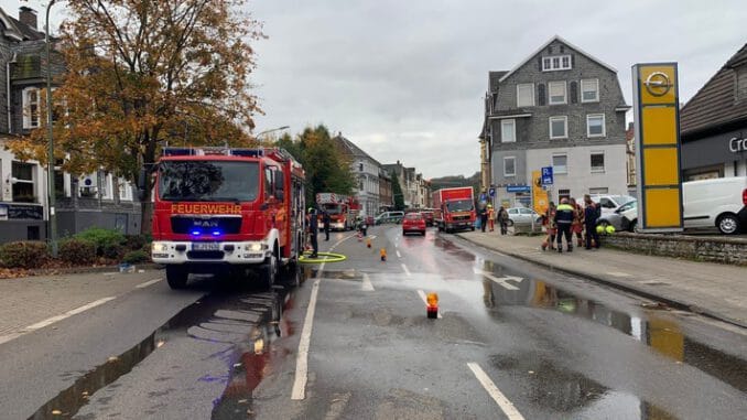 FW-Velbert: Weiterhin hohes Einsatzaufkommen - Brand einer Spülmaschine sorgt für größeren Feuerwehreinsatz