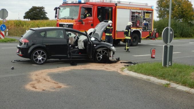 FW-WAF: Verkehrsunfall mit drei verletzten Personen