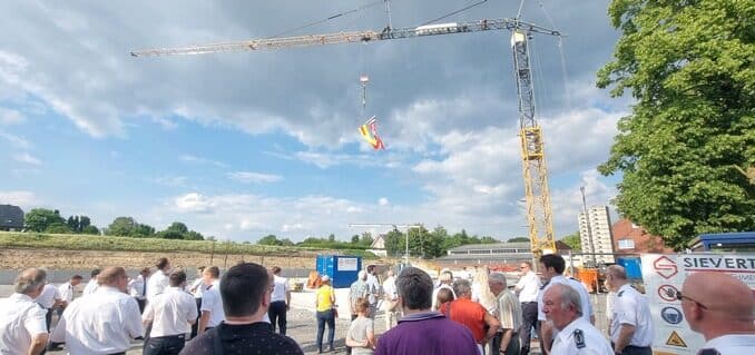 FW-WRN: Der Grundstein ist gelegt! Baustart gelungen bei der neuen Feuerwache vom Löschzug 3 der Freiwilligen Feuerwehr Werne in Stockum