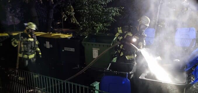 FW-WRN: FEUER_1 - LZ1- brennen Müllcontainer