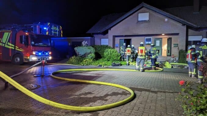 FW-WRN: FEUER_3 - LZ1 - Küchenbrand EG