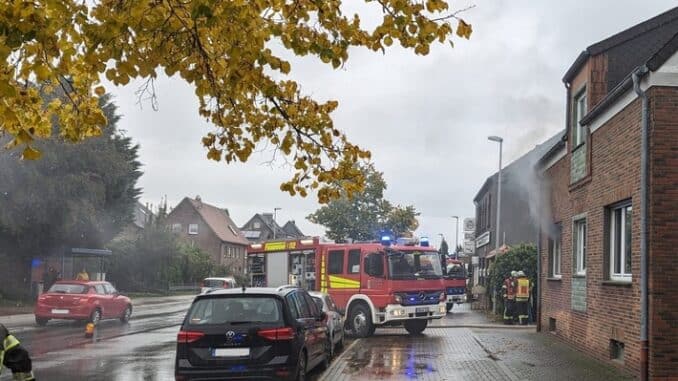 FW-WRN: FEUER_3 - LZ3 - LZ1 - Küchenbrand