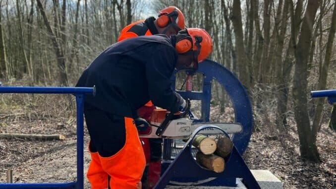 FW-WRN: Motorsägenlehrgang der Feuerwehr Werne