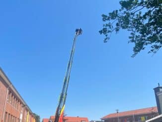 FW-WRN: Räumungsübung an der Uhlandgrundschule in Werne