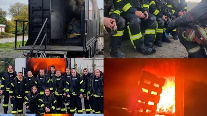 FW-WRN: Realbrandausbildung der Freiwilligen Feuerwehr Werne