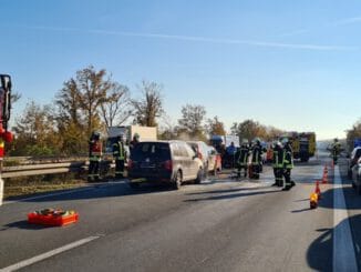 FW-WRN: TH_2 - LZ1 - 4 PKW´s verunfallt, keine Person klemmt