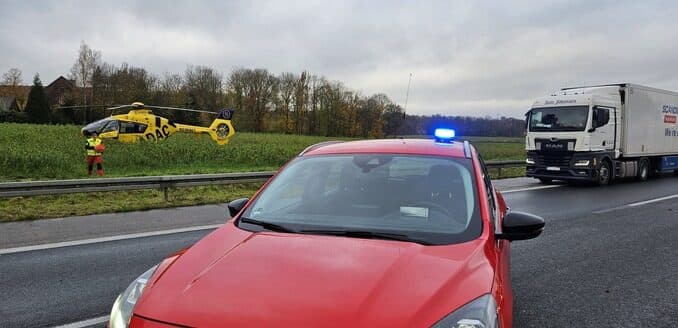 FW-WRN: Verkehrsunfall auf der Bundesautobahn 1 in Fahrtrichtung Köln am Freitagmittag