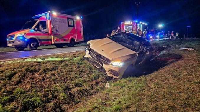 FW Wachtberg: Schwerer Verkehrsunfall auf L123 in Wachtberg