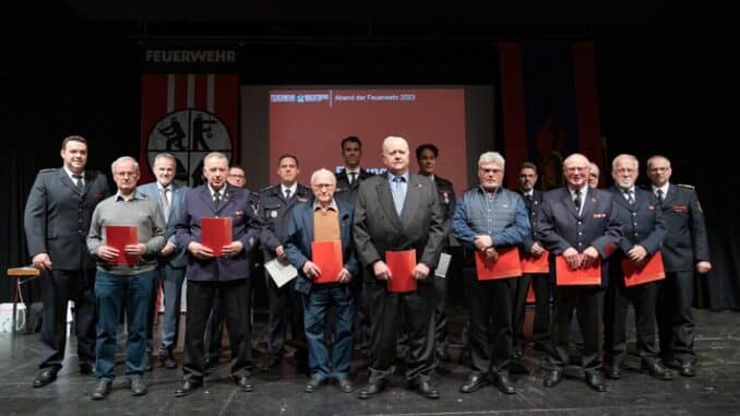 FW Wachtberg: Zahlreiche Ehrungen und Beförderungen beim Abend der Feuerwehr Wachtberg 2023