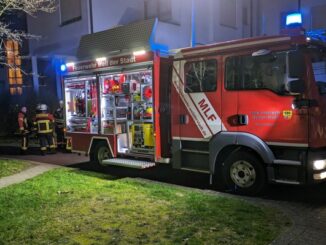 FW Weil der Stadt: Küchenbrand in Mehrfamilienhaus