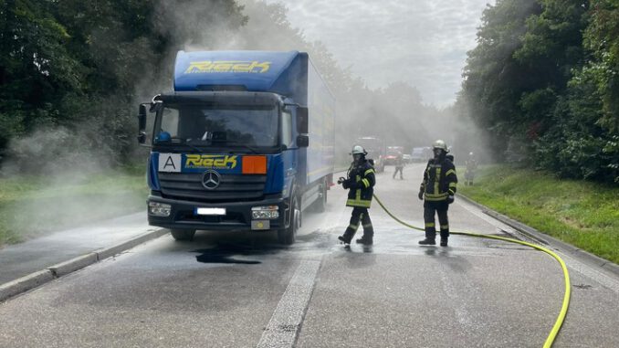 FW Wenden: Motorschaden an Gefahrgut LKW sorgt für Großeinsatz