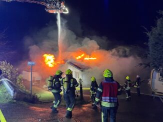 FW Wipperfürth: Einsatz | Gebäudebrand [F3]