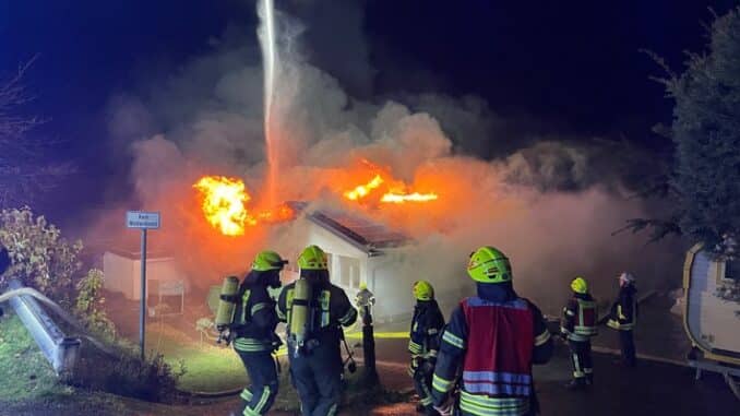 FW Wipperfürth: Einsatz | Gebäudebrand [F3]