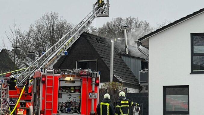 FW Witten: Dachstuhlbrand in Buchholz