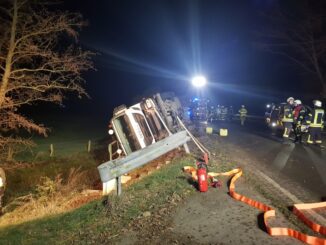 FW Xanten: Ausleuchten gemeinsam mit der Feuerwehr Kalkar