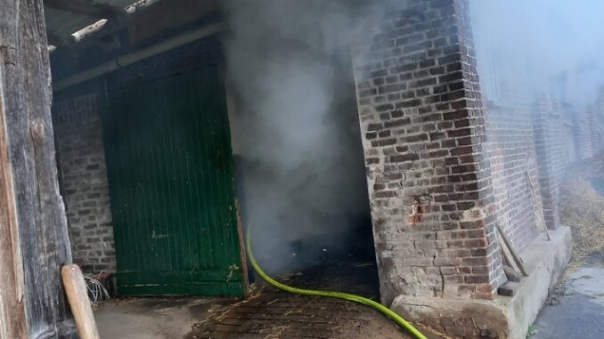 FW Xanten: Brand in Scheune