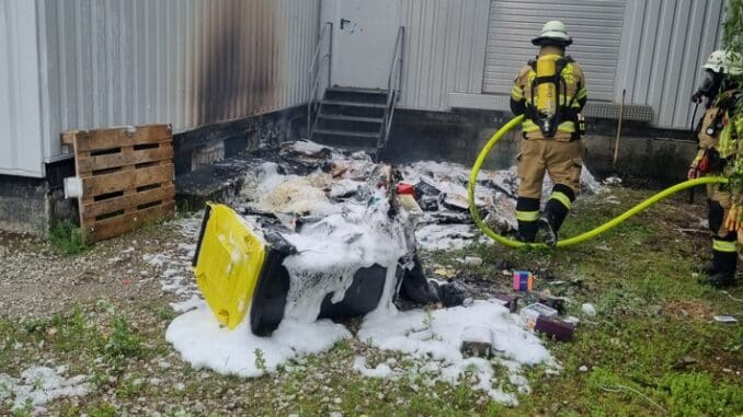 FW Xanten: Schnelles Eingreifen verhindert Brandausbreitung