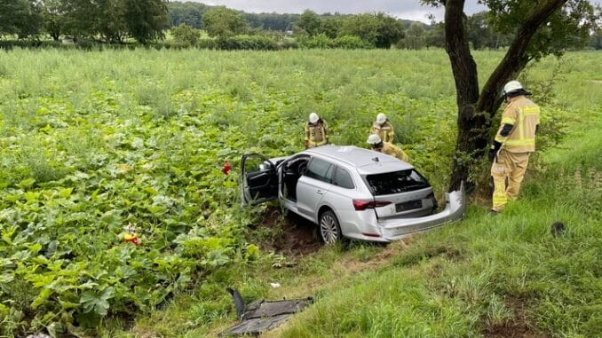 FW Xanten: Verkehrsunfall zwischen PKW und Personenzug