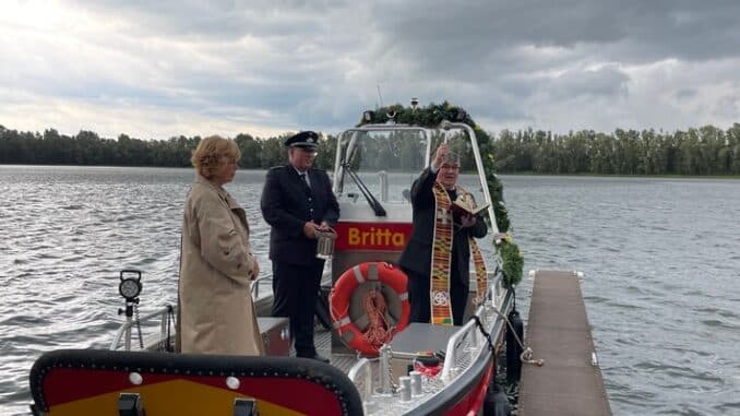 Feuerwehr Kalkar: Ein neues Rettungsboot in der Stadt Kalkar