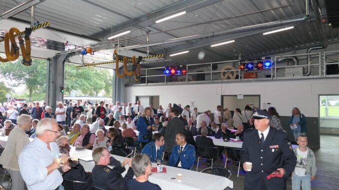 Feuerwehr Kalkar: Festliche Einweihung des neuen Gerätehauses der Freiwilligen Feuerwehr in Wissel