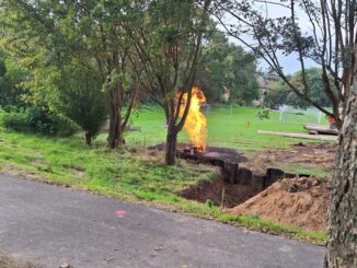 Feuerwehr Kalkar: Gasleitung brannte auf Baustelle