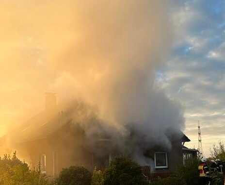 Feuerwehr Kalkar: Wohnungsbrand- Haus unbewohnbar